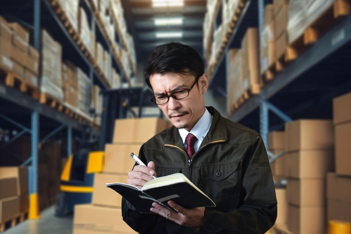 GTP方式・AGV・AMRの違いとは？倉庫自動化の最適解を比較